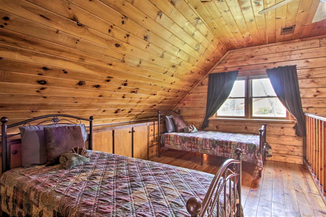 Rustic Cabin With Screened Deck 8 Mi To Dollywood Севьервилл Экстерьер фото